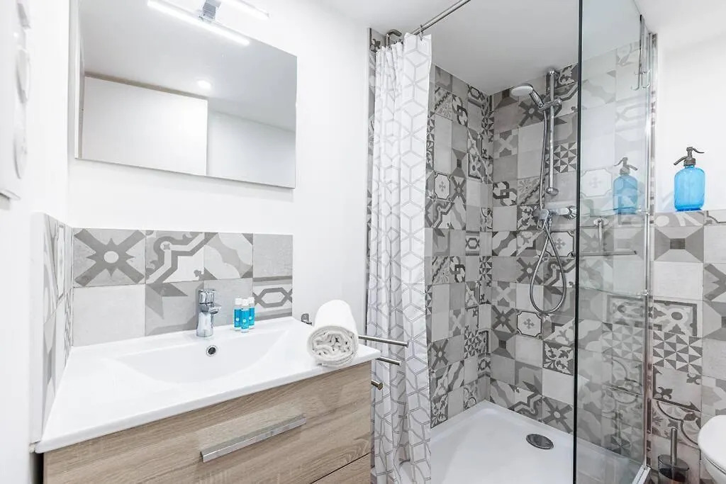 Prefecture 15 - Old Town Duplex 2 Doubles Beds דירה ניס